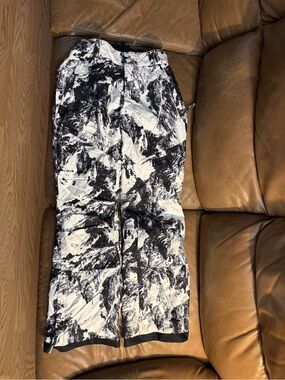 Beautiful Columbia Black & White Snow Pants